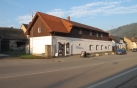 D�m s prodejnou  v Nespek�ch 