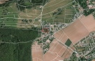 Stavebn� pozemek s rodinn�m domem v Le�anech